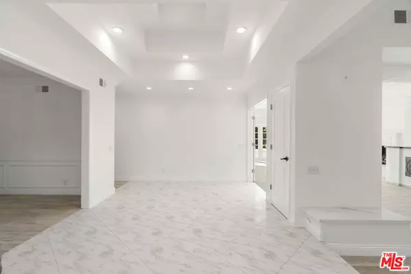 Beverly Hills, CA 90210,3217 Hutton DR