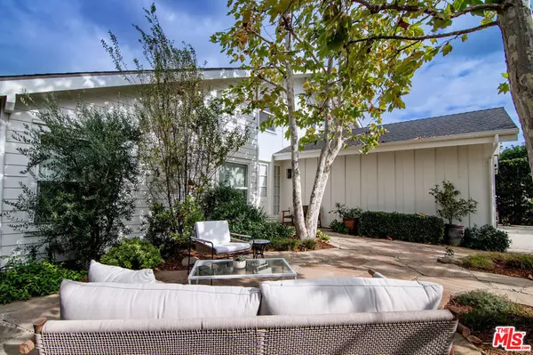 Los Angeles, CA 90066,3021 Barry AVE