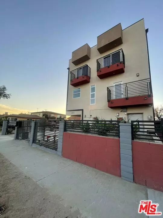 North Hollywood, CA 91606,6633 Troost AVE #102