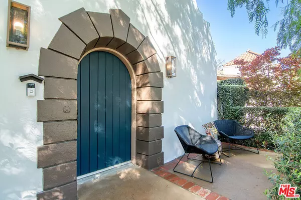 Los Angeles, CA 90004,501 N Cahuenga BLVD