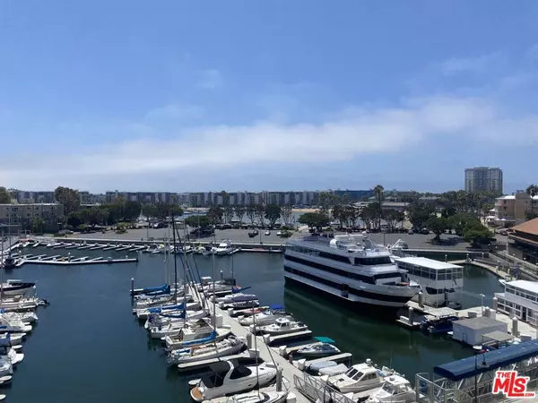 Marina Del Rey, CA 90292,4265 Marina City DR #202