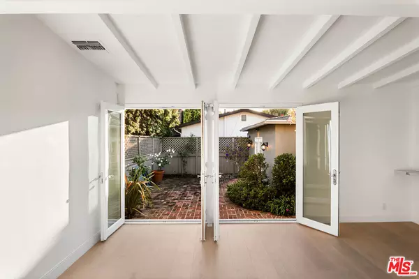 Los Angeles, CA 90066,3555 Wasatch AVE