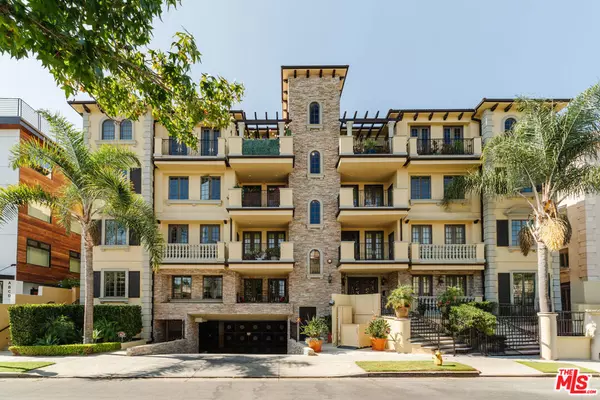 Los Angeles, CA 90025,1835 Pandora AVE #302