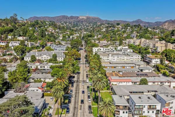 Los Angeles, CA 90068,2130 N Beachwood DR