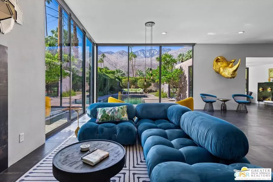 1075 E Suntan LN, Palm Springs, CA 92264