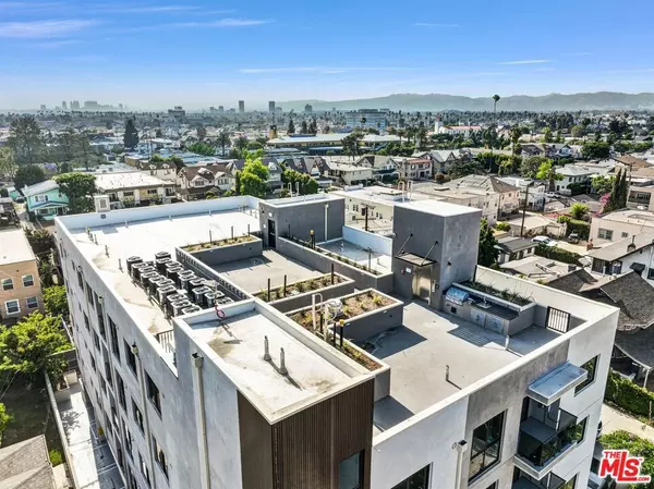 Los Angeles, CA 90019,1537 S Wilton PL #306