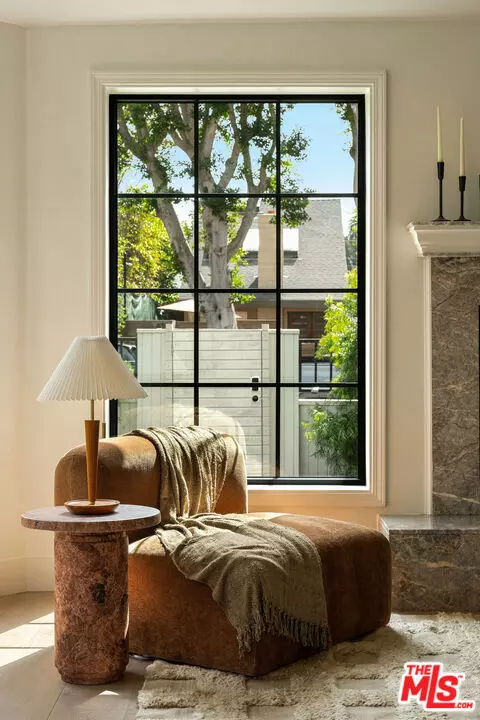 Marina Del Rey, CA 90292,851 Dickson ST