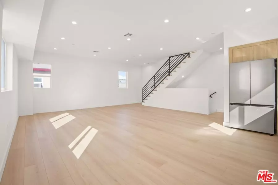 1709 S Burnside AVE, Los Angeles, CA 90019