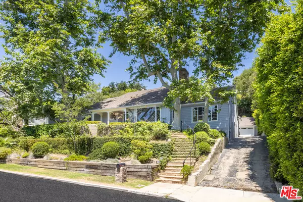 Los Angeles, CA 90049,11339 Thurston PL