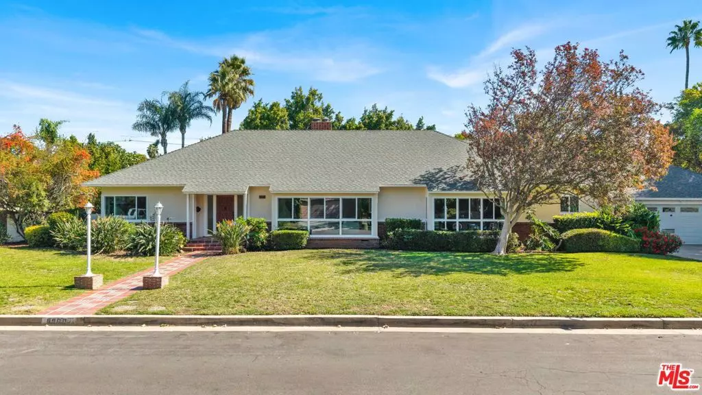 6900 Chisholm AVE, Lake Balboa, CA 91406