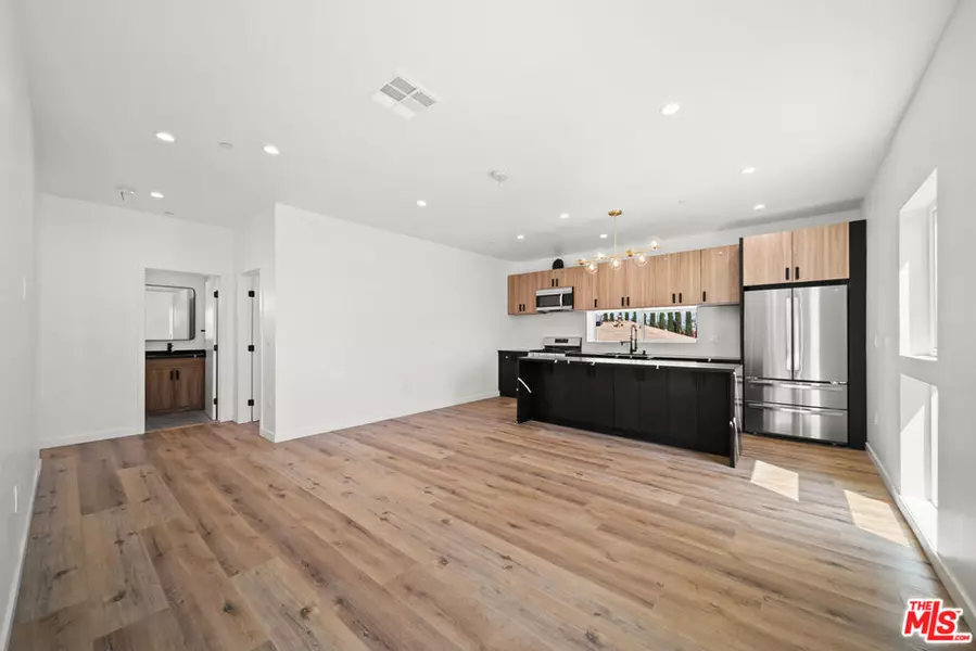6049 Craner AVE #2, North Hollywood, CA 91606