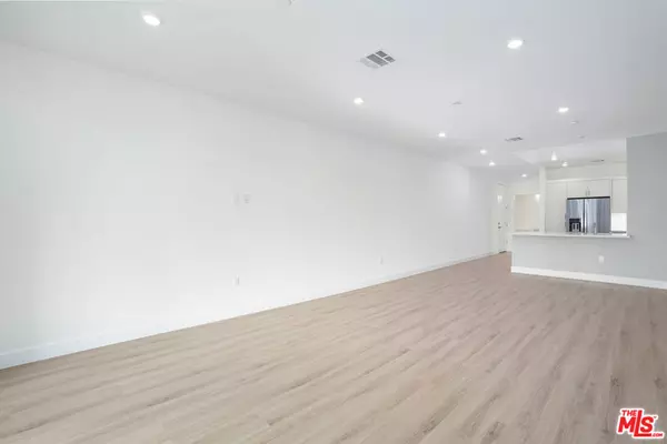 Los Angeles, CA 90025,1832 S Barrington AVE #201