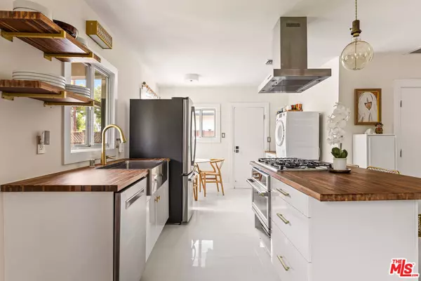 11202 Emelita ST, North Hollywood, CA 91601