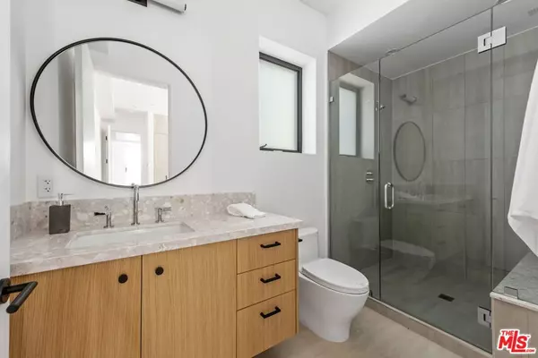 Los Angeles, CA 90025,2033 Butler AVE