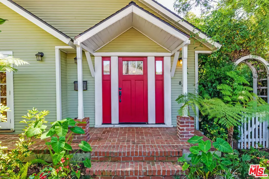 866 N Doheny DR, West Hollywood, CA 90069