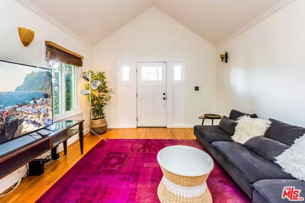 West Hollywood, CA 90069,866 N Doheny DR