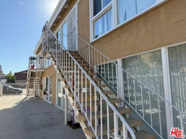 Los Angeles, CA 90016,2125 Crenshaw BLVD