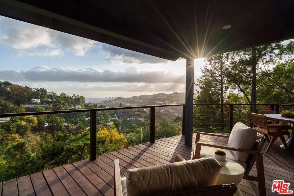 Los Angeles, CA 90046,7420 Cervantes PL