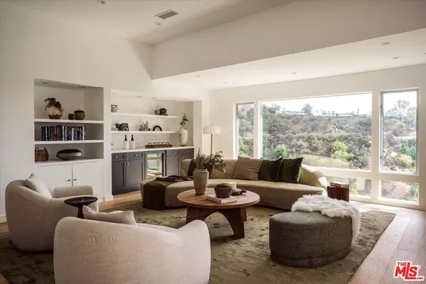 Los Angeles, CA 90046,7420 Cervantes PL