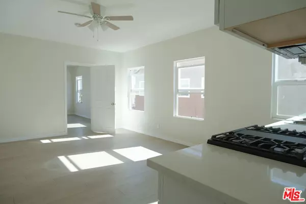 Los Angeles, CA 90026,407 N Coronado ST #1/2