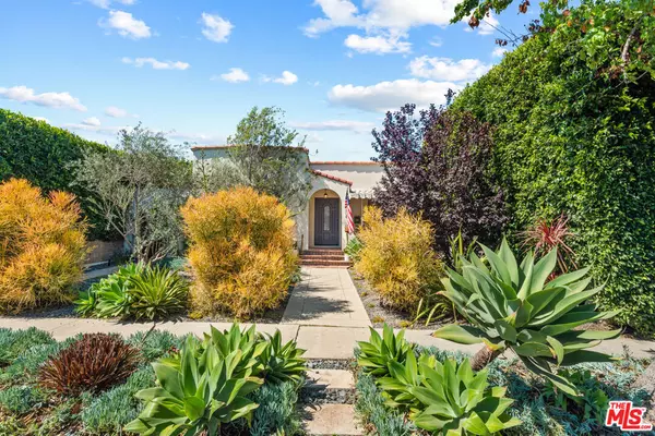 Los Angeles, CA 90034,9015 W 24th ST