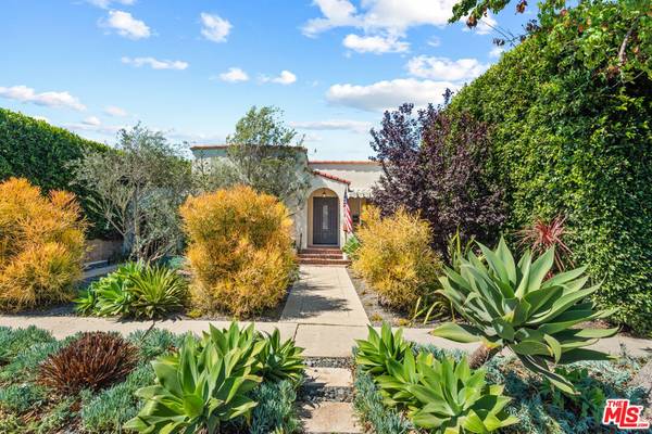 Los Angeles, CA 90034,9015 W 24th ST