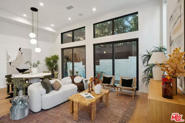 Los Angeles, CA 90068,6325 Primrose AVE