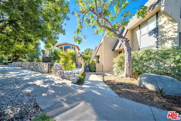 Montrose, CA 91020,2710 Piedmont AVE #21