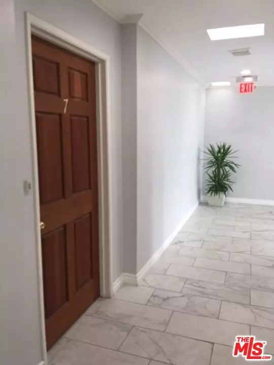 Los Angeles, CA 90049,12205 GORHAM AVE #7