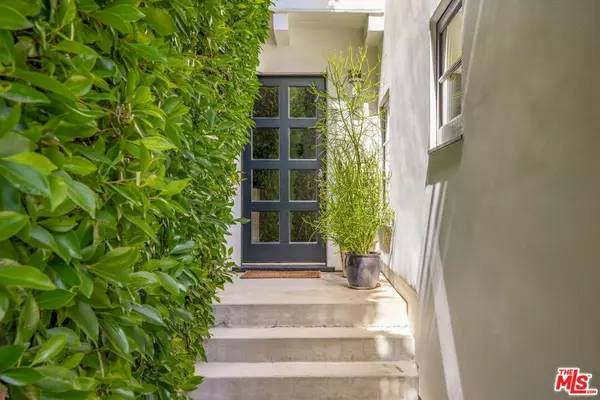 West Hollywood, CA 90048,8917 Dorrington AVE