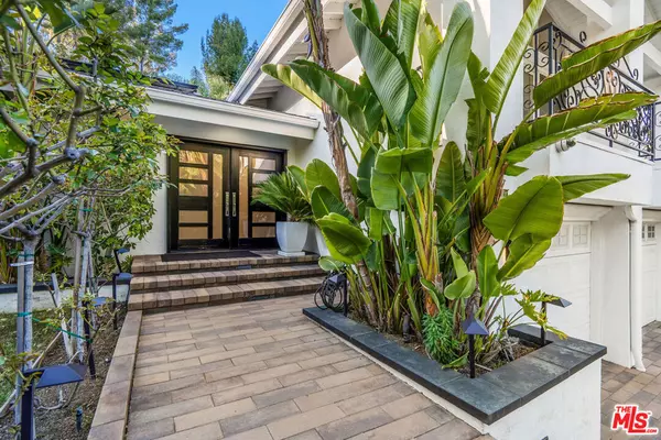 19715 Greenbriar DR, Tarzana, CA 91356