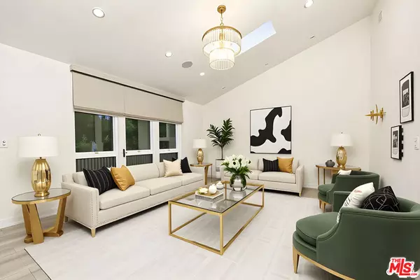 Tarzana, CA 91356,19715 Greenbriar DR