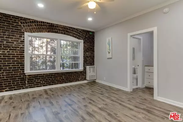 730 S Catalina ST, Los Angeles, CA 90005