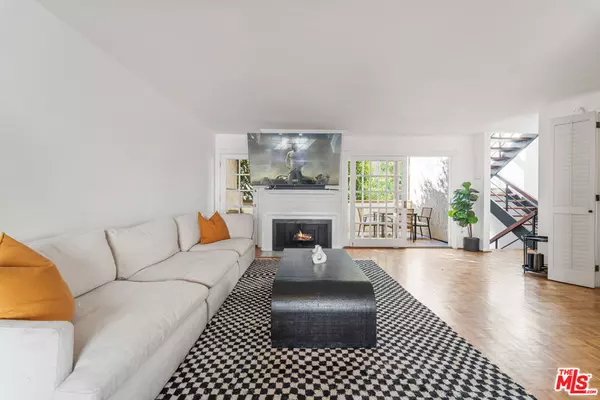 Sherman Oaks, CA 91401,5327 Coldwater Canyon AVE #D