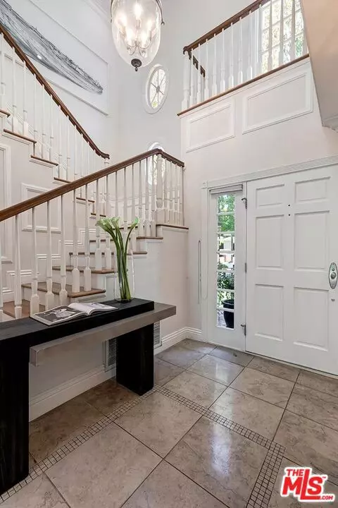 Los Angeles, CA 90024,547 Loring AVE