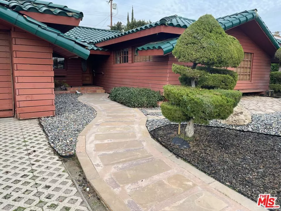 Chatsworth, CA 91311,19923 Labrador ST