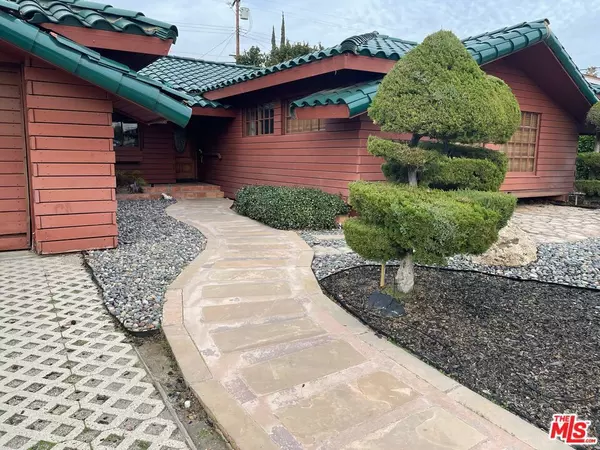 19923 Labrador ST, Chatsworth, CA 91311