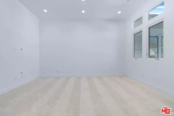 Porter Ranch, CA 91326,12060 Red Hawk LN