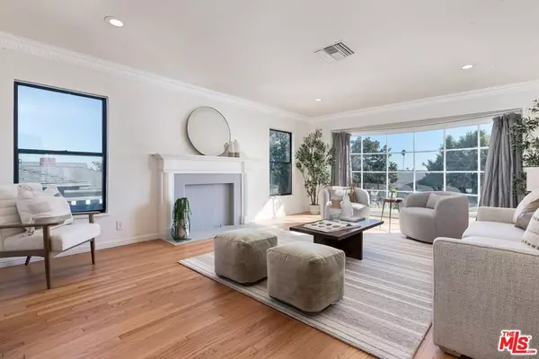 Los Angeles, CA 90034,9125 David AVE