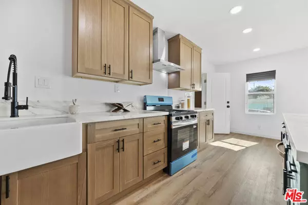 Los Angeles, CA 90044,12226 Berendo AVE