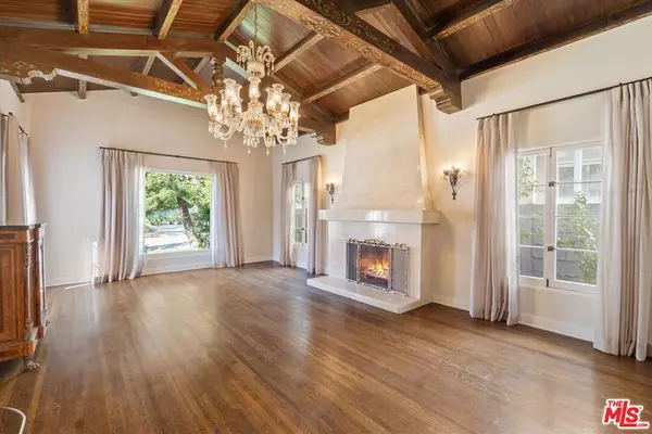 Beverly Hills, CA 90212,208 S Rodeo DR