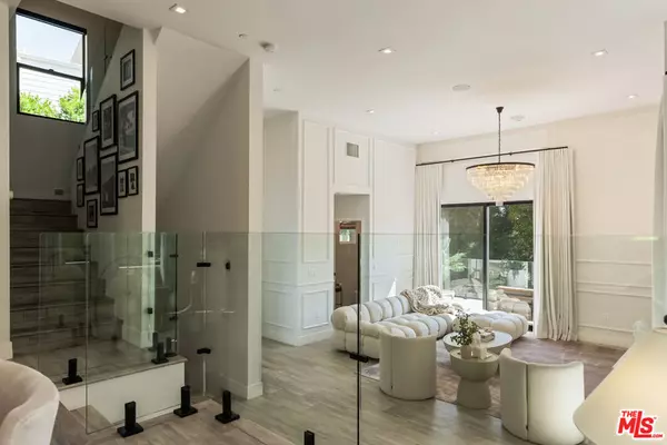 Woodland Hills, CA 91364,4967 Llano DR