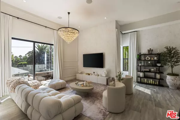 Woodland Hills, CA 91364,4967 Llano DR