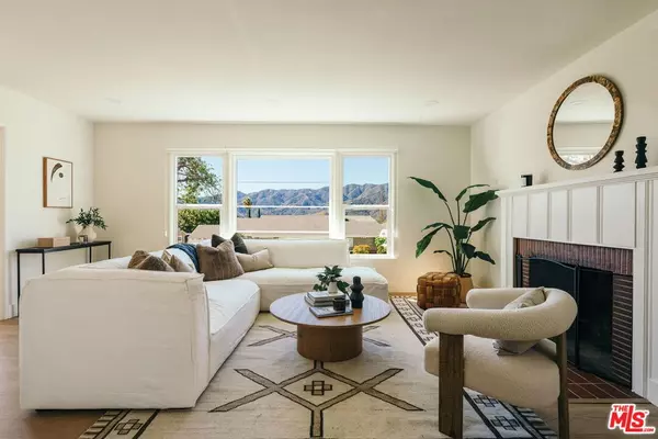 La Crescenta, CA 91214,2943 Los Olivos LN