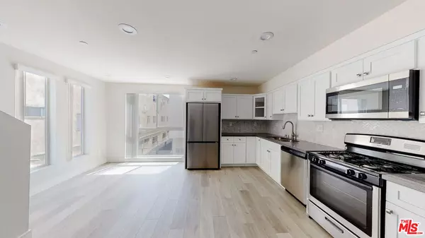 951 N Mariposa AVE #3/4, Los Angeles, CA 90029