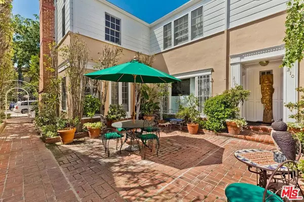 Beverly Hills, CA 90212,208 1/2 El Camino DR