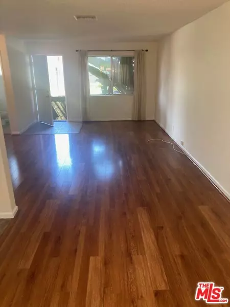 20258 Cohasset ST #4, Winnetka, CA 91306