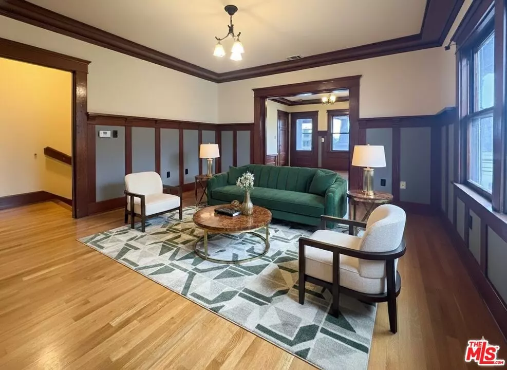 Los Angeles, CA 90026,1123 Marion AVE