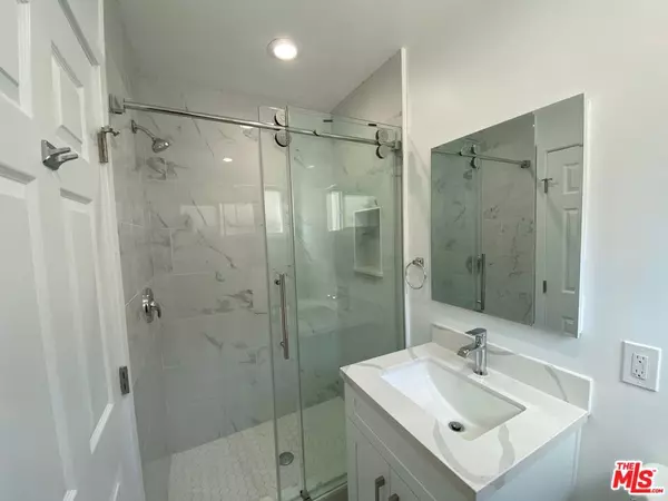 Los Angeles, CA 90025,1438 S Barrington AVE #1