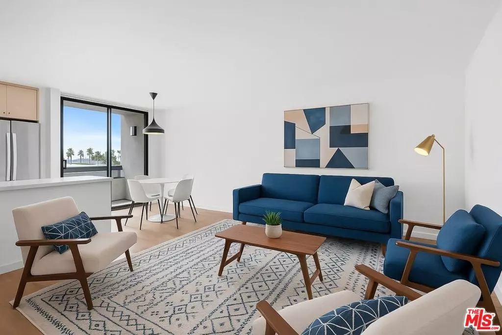 Los Angeles, CA 90046,7320 Hawthorn AVE #219